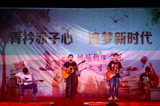 說明: 趙義來老師聯手星空樂隊演唱《我們的時光》.jpg